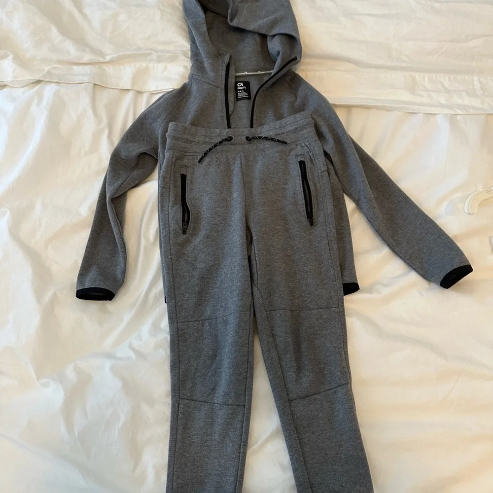 GAP Kids Charcoal Gray Jacket and Pants Set - Picture 3 of 8